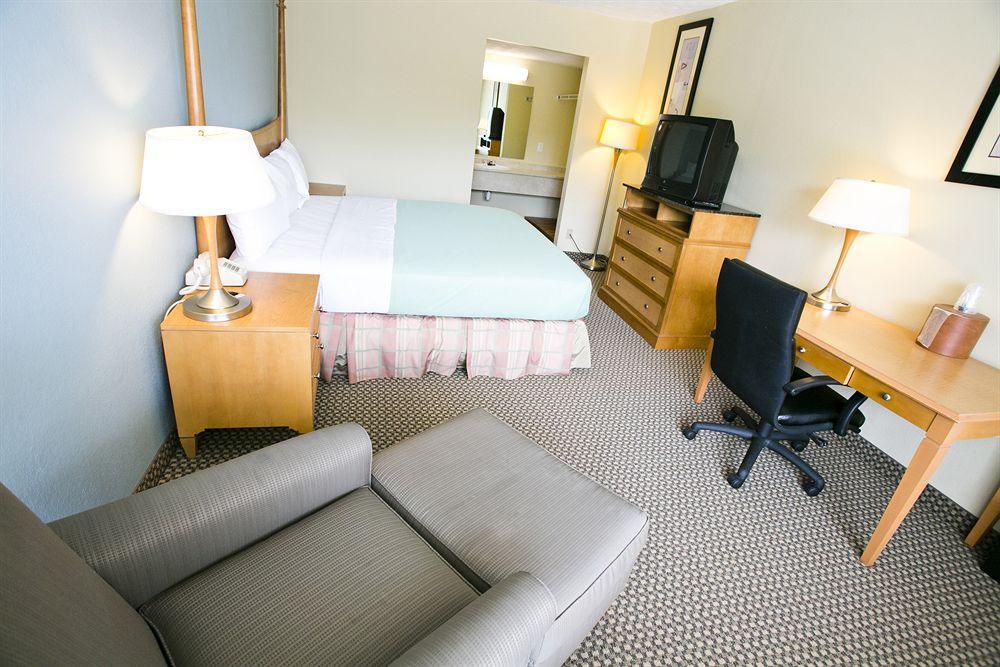 Star City Inn And Suites Grove City Zewnętrze zdjęcie